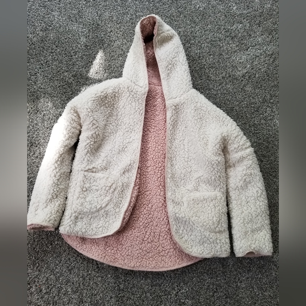 Reversable faux lambs wool fleece hoodie size small